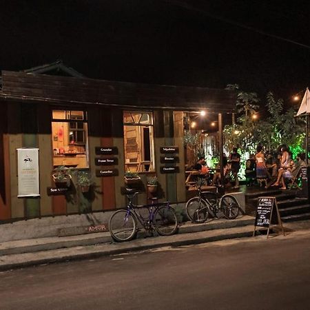 Hostel Antonio Pescador - Centro Da Guarda do Embaú Екстериор снимка