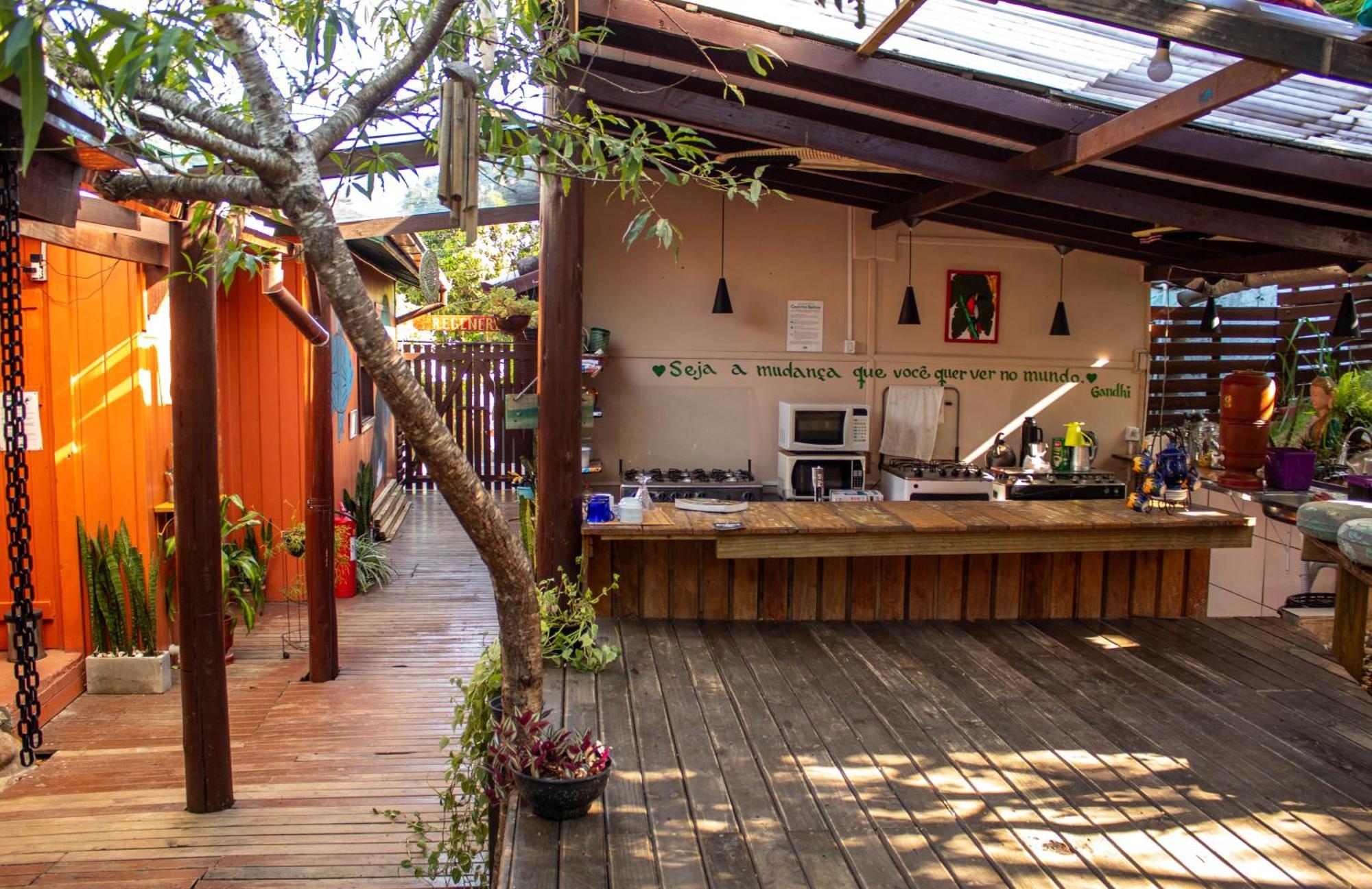 Hostel Antonio Pescador - Centro Da Guarda do Embaú Екстериор снимка