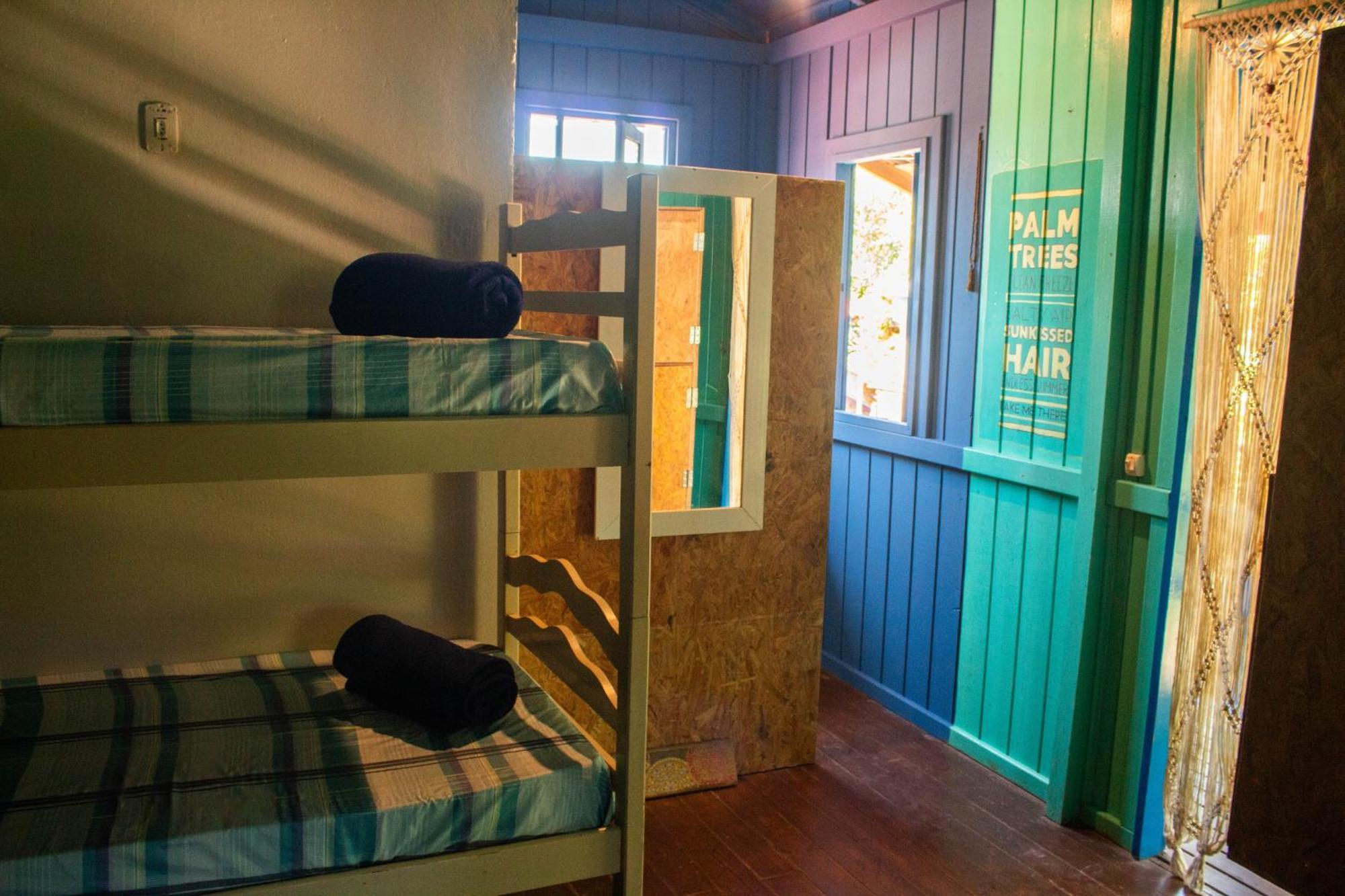 Hostel Antonio Pescador - Centro Da Guarda do Embaú Екстериор снимка